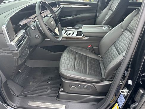 Certified 2026 Cadillac Escalade Platinum Sport w/ LPO, ONYX Package AWD/4WD image 9
