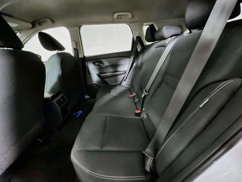 Used 2024 Nissan Rogue S FWD image 29