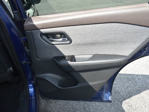 Used 2023 Nissan Rogue SV AWD/4WD image 24