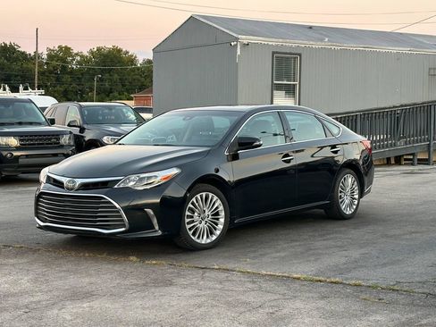Used 2016 Toyota Avalon Limited FWD image 1