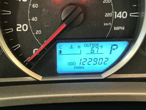 Used 2013 Toyota RAV4 LE AWD/4WD image 20