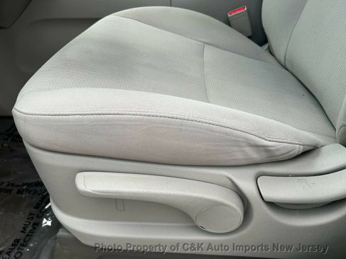 Used 2019 Kia Sedona L FWD image 27