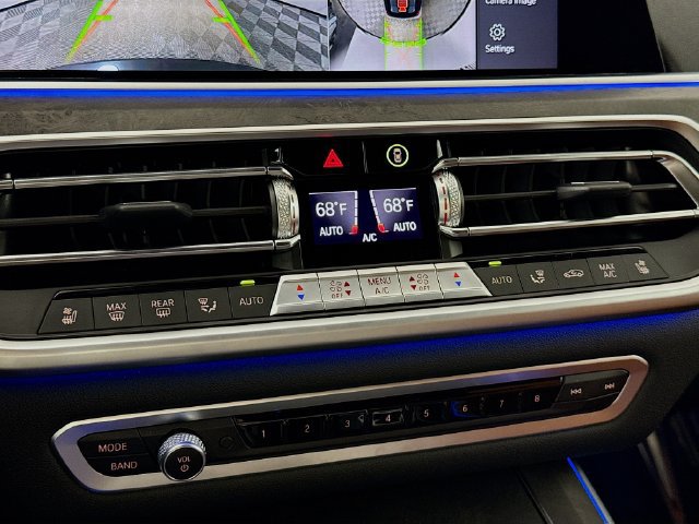 Used 2022 BMW X5 M50i w/ Parking Assistance Package AWD/4WD image 16