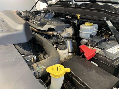 Used 2020 RAM 3500 Laramie image 37