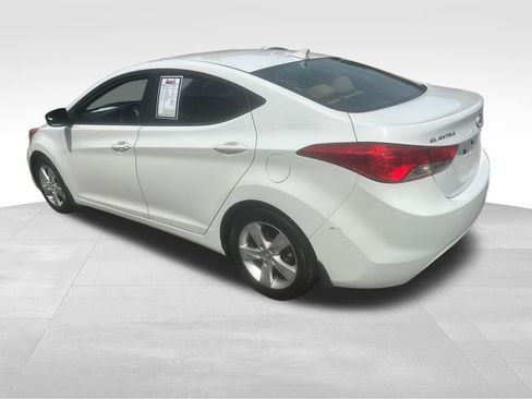 Used 2013 Hyundai Elantra GLS w/ Preferred Pkg FWD image 16