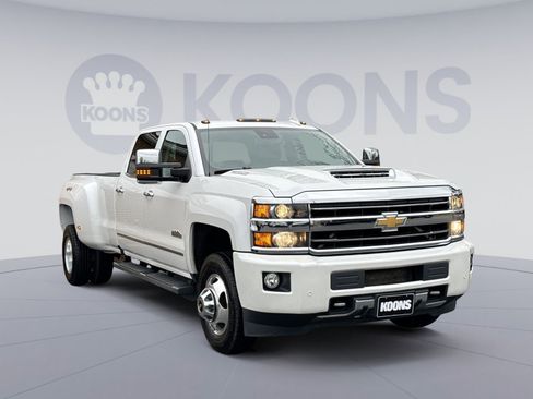 Used 2019 Chevrolet Silverado 3500 High Country w/ Duramax Plus Package image 10
