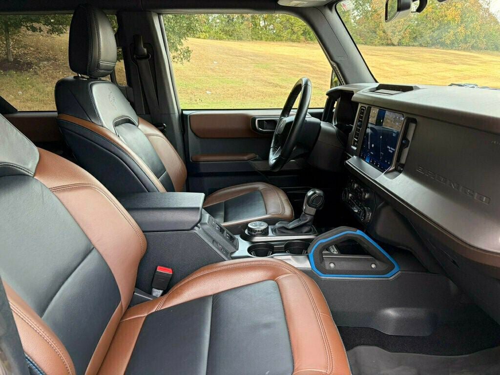 Used 2022 Ford Bronco Outer Banks AWD/4WD image 9