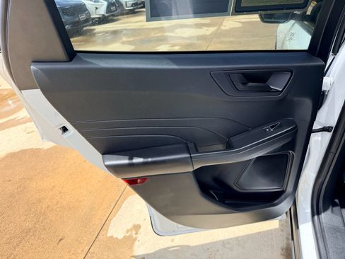 Used 2022 Ford Escape SE FWD image 16