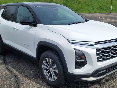 New 2026 Chevrolet Equinox LT w/ Convenience Package II FWD image 2