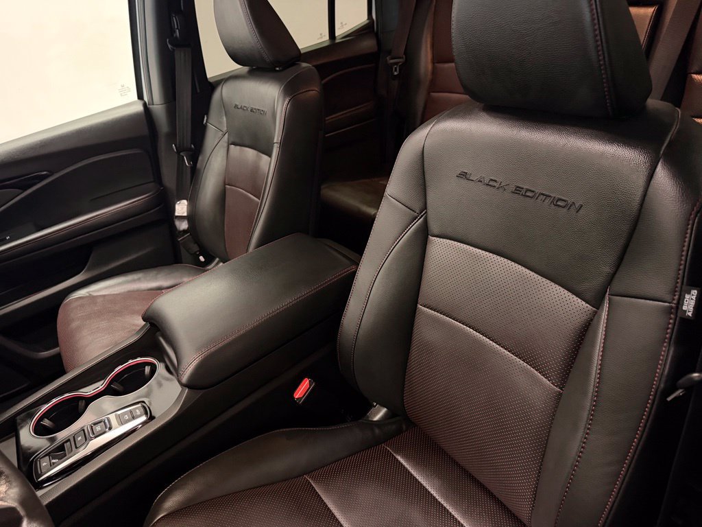 Used 2025 Honda Ridgeline Black Edition image 16
