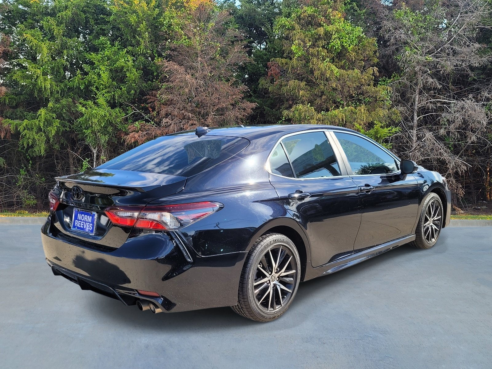 Used 2023 Toyota Camry SE FWD image 17