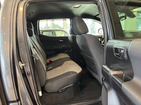 Used 2023 Toyota Tacoma TRD Sport w/ Black Out Package (TMS) AWD/4WD image 27