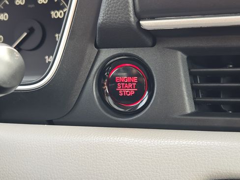 Used 2024 Honda Pilot Touring image 20