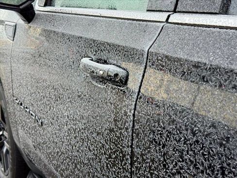 Used 2023 GMC Yukon SLE w/ Gmc Pro Safety Plus Package image 14