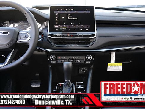 New 2026 Jeep Compass Latitude image 19