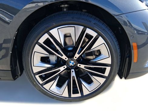 Used 2026 BMW 530i w/ Premium Package RWD image 10