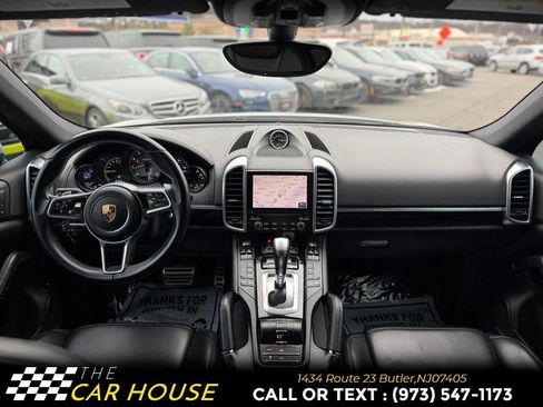 Used 2018 Porsche Cayenne S Platinum image 28