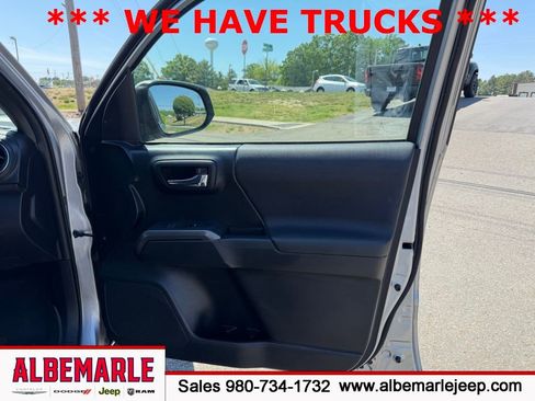 Used 2017 Toyota Tacoma TRD Off-Road w/ Tow Package (A/T) image 28