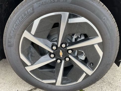 New 2026 Chevrolet Equinox EV LT image 13