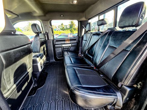 Used 2019 Ford F150 Lariat w/ Equipment Group 502A Luxury image 12