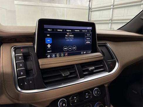 Used 2021 Chevrolet Tahoe Premier w/ Premium Package image 26