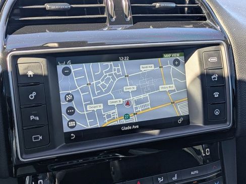 Used 2017 Jaguar F-PACE Prestige image 14