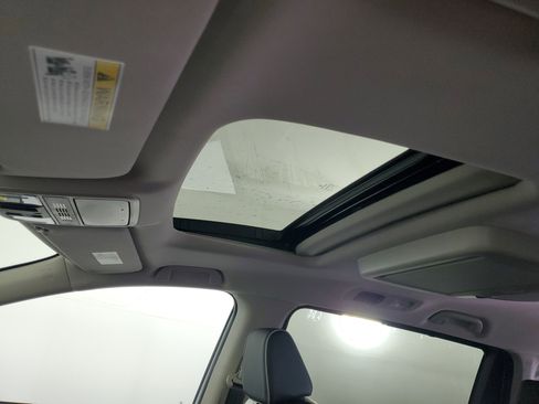 New 2026 Honda Odyssey Touring image 32