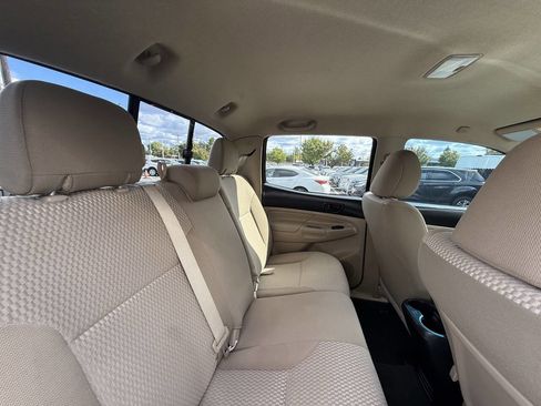 Used 2013 Toyota Tacoma PreRunner image 18