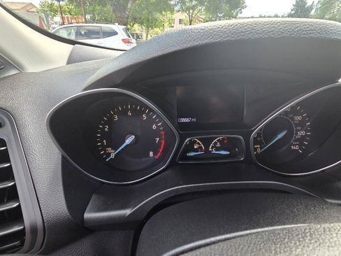 Used 2017 Ford Escape SE AWD/4WD image 19