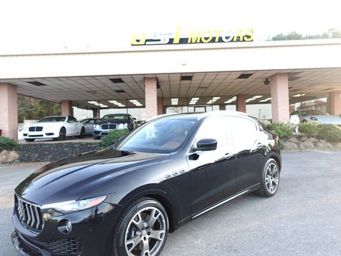 Used 2017 Maserati Levante S image 25