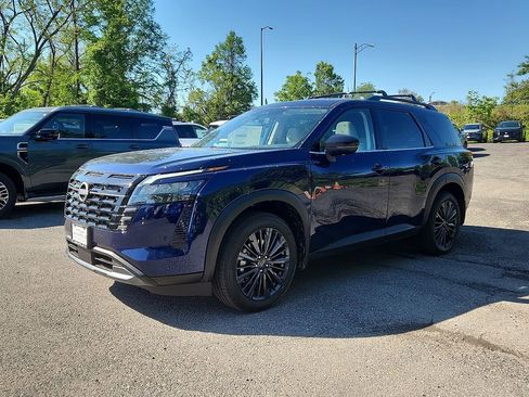 New 2026 Nissan Pathfinder SL w/ SL Premium Package (P04) AWD/4WD image 2