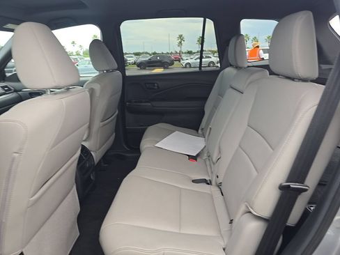Used 2023 Honda Passport EX-L image 4
