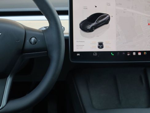 Used 2023 Tesla Model 3 Standard Range RWD image 31