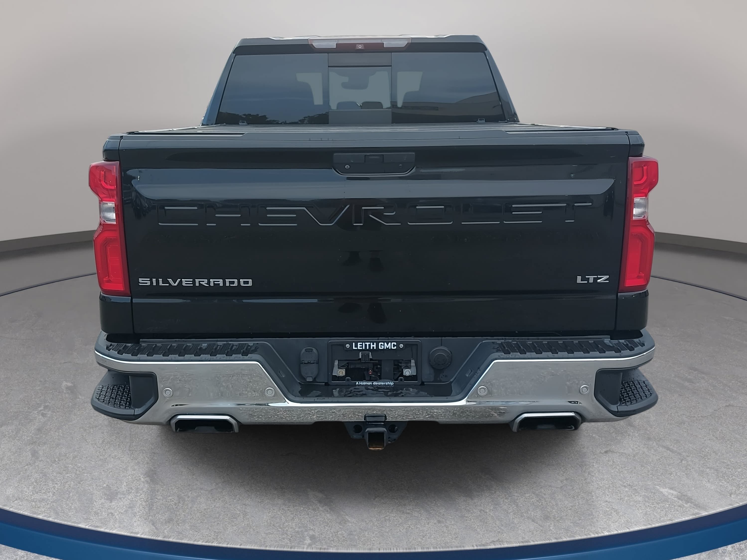 Used 2019 Chevrolet Silverado 1500 LTZ w/ LTZ Plus Package AWD/4WD image 6