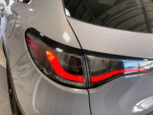 Used 2025 Honda HR-V Sport image 32