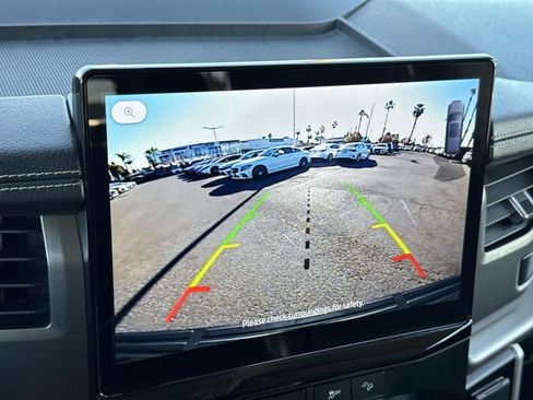 Used 2024 Ford Expedition XLT image 27