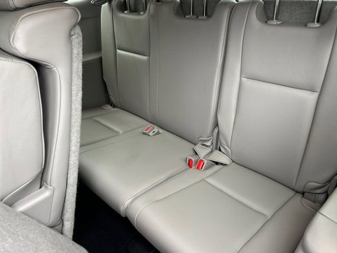 Used 2017 Toyota Highlander Limited image 19