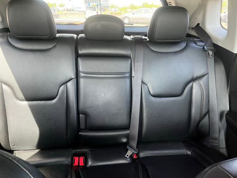 Used 2019 Jeep Compass Limited image 48