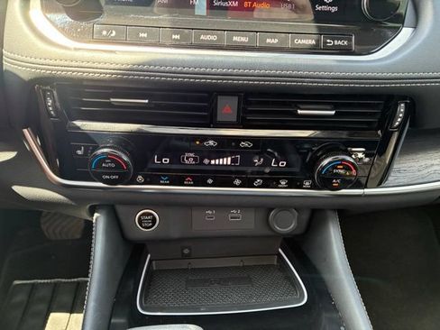 Certified 2023 Nissan Rogue Platinum w/ Platinum Premium Package FWD image 12