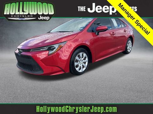 Used 2021 Toyota Corolla LE image 1