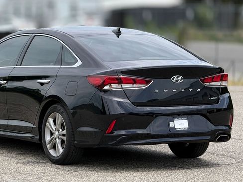Used 2018 Hyundai Sonata Limited w/ Limited Ultimate Package 03 FWD image 16
