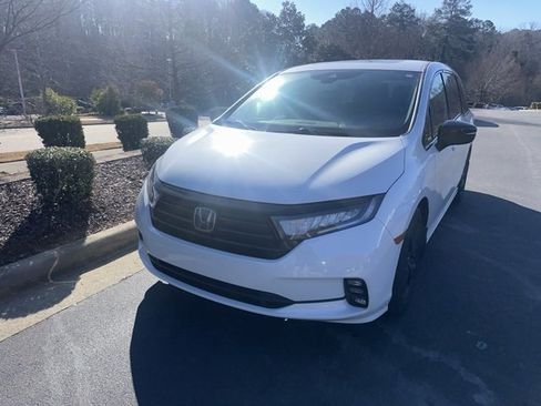 Used 2023 Honda Odyssey Sport image 4