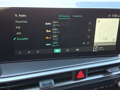 Used 2024 Kia Sorento S image 18