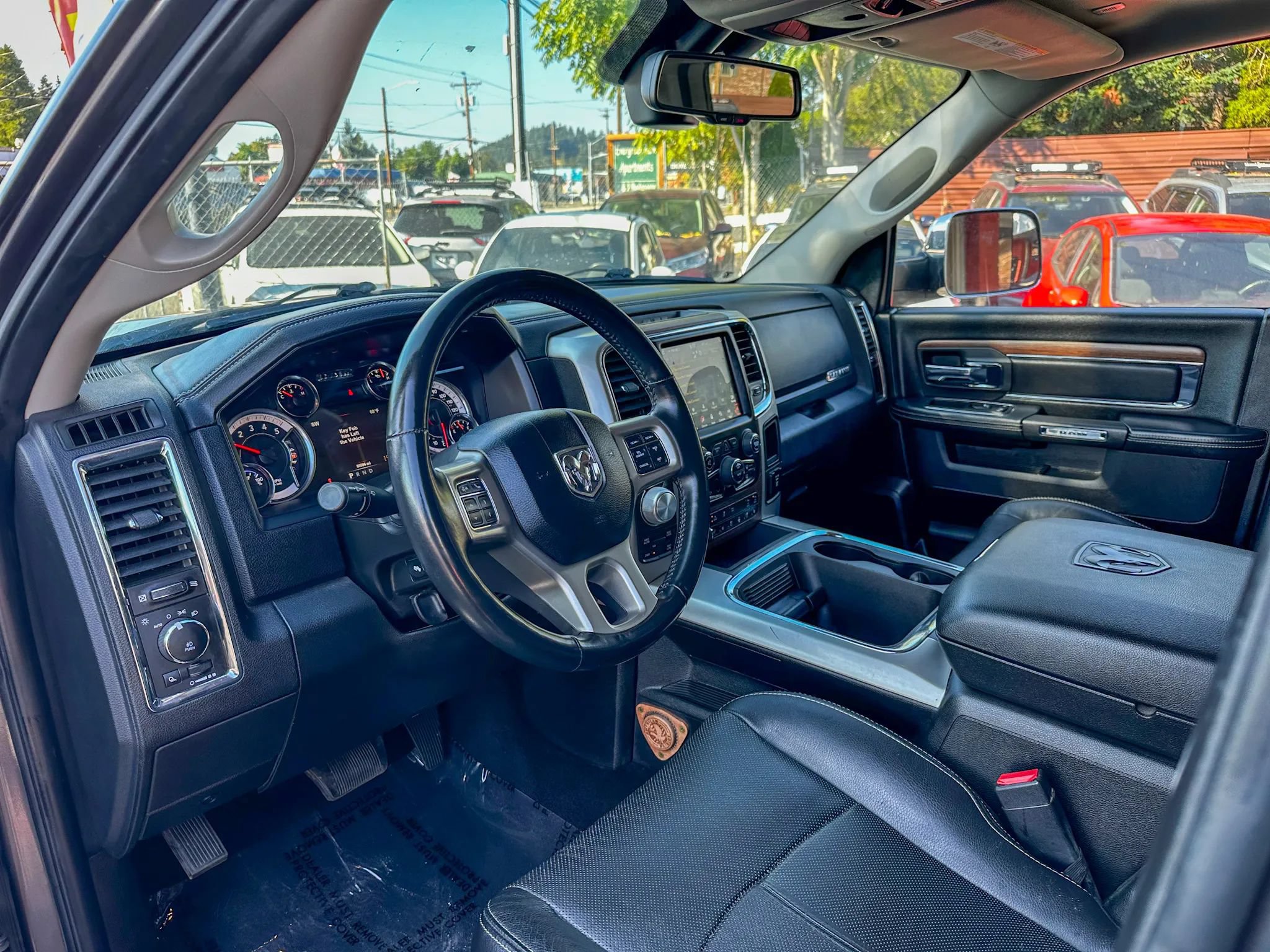 Used 2018 RAM 1500 Laramie w/ Convenience Group AWD/4WD image 12