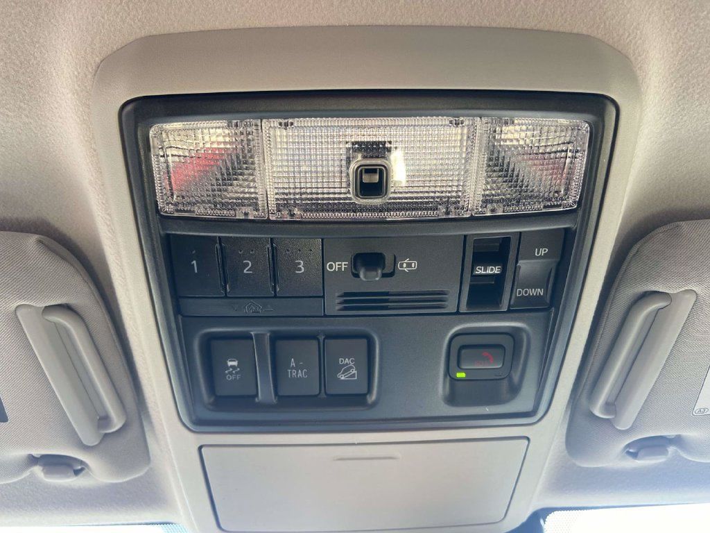 Used 2024 Toyota 4Runner Limited AWD/4WD image 23