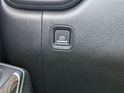 Used 2021 GMC Sierra 3500 Denali w/ Denali Ultimate Package image 24