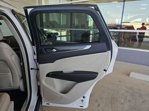 Used 2019 Lincoln MKC Reserve w/ MKC Climate Package image 14