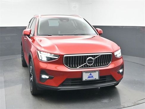 Used 2023 Volvo XC40 B5 Plus w/ Driver Assist Package image 2