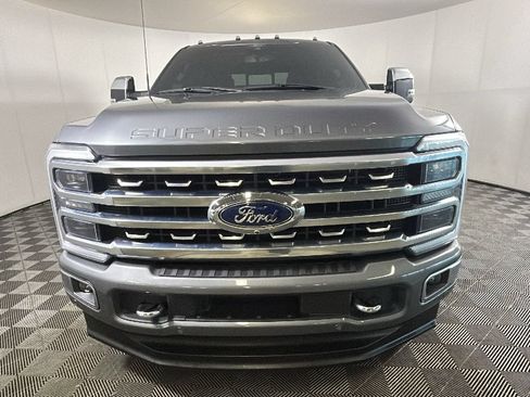 Used 2024 Ford F250 Platinum AWD/4WD image 9