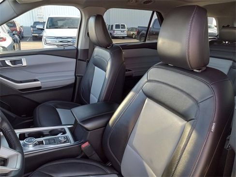 Used 2023 Ford Explorer XLT w/ Equipment Group 202A image 13
